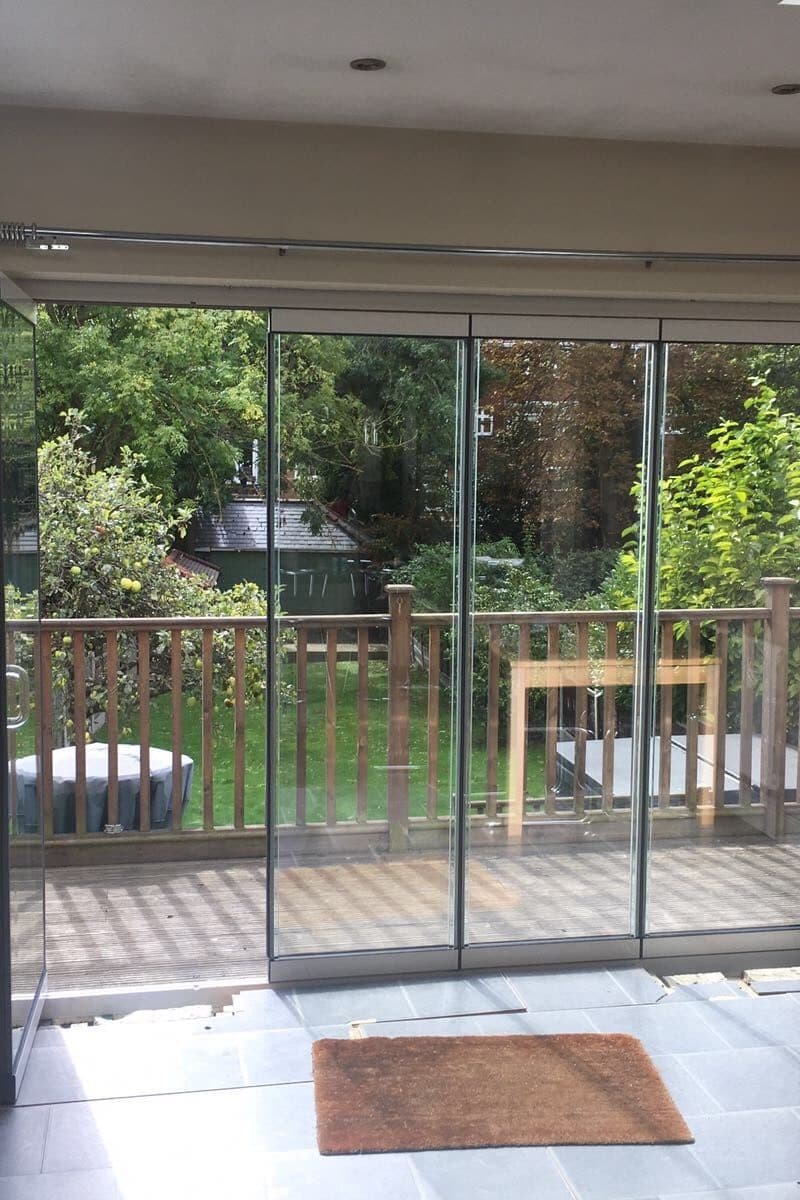 New frameless balcony doors