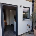 SE4 frameless doors and window image 1